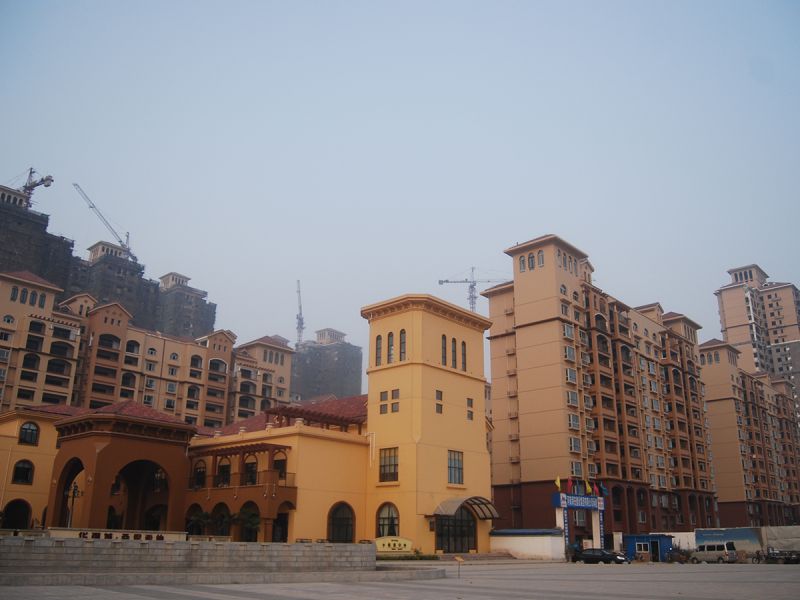 華強城一期二標(biāo)段工程（2010年省文明工地、省“結(jié)構(gòu)中州杯”工程）